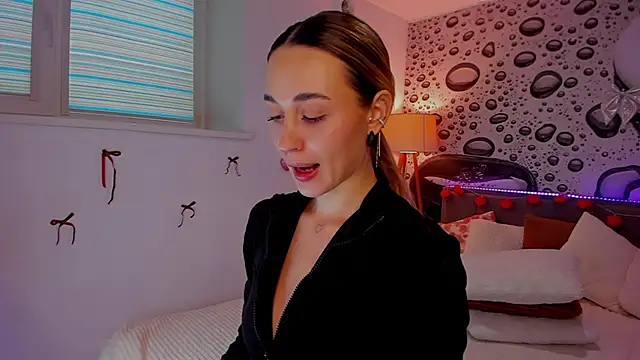 AlexaWilds online show from February 5, 1:40 pm