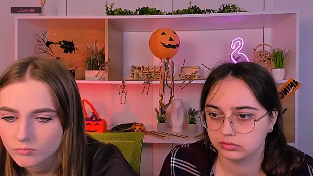 aria moo online show from November 3, 12:09 pm