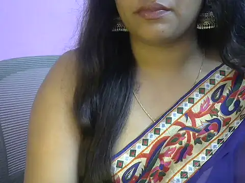 Queenxxx98 online show from March 24, 7:36 pm