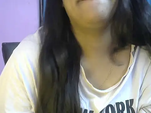 Snapshot of Queenxxx98 chatting on October 22, 8:08 pm Queenxxx98 online show from October 22, 8:08 pm