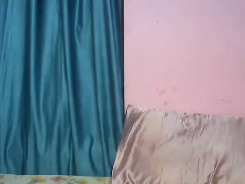 Snapshot of Queenxxx98 chatting on November 17, 7:18 pm Queenxxx98 online show from November 17, 7:18 pm