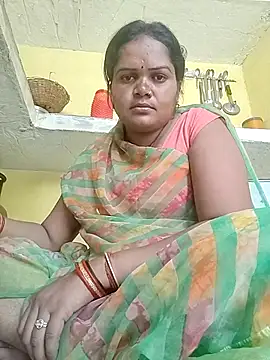 Snapshot of Rashi_cut chatting on October 10, 4:24 am Rashi cut online show from October 10, 4:24 am
