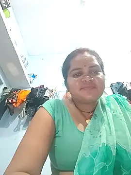 Snapshot of Rashi_cut chatting on September 17, 5:37 pm Rashi cut online show from September 17, 5:37 pm