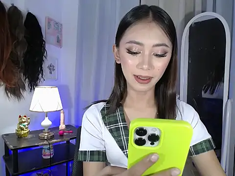 lovely kiannaHugecock online show from January 16, 5:17 pm