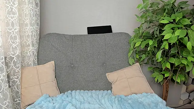 Kelly Gerzikaa online show from September 22, 2:17 am