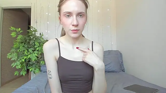 Snapshot of Kelly_Gerzikaa chatting on February 16, 4:44 am Kelly Gerzikaa online show from February 16, 4:44 am