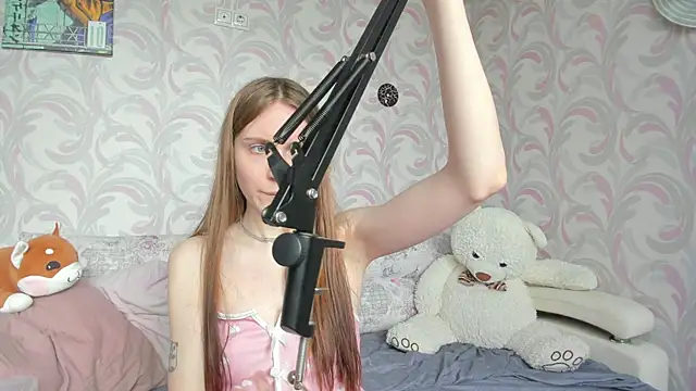 Kelly Gerzikaa online show from May 26, 7:17 am