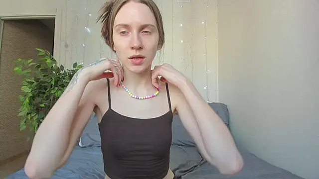 Snapshot of Kelly_Gerzikaa chatting on February 20, 7:21 am Kelly Gerzikaa online show from February 20, 7:21 am