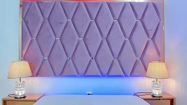 Snapshot of MaskedGirl_ chatting on October 24, 12:15 pm MaskedGirl online show from October 24, 12:15 pm