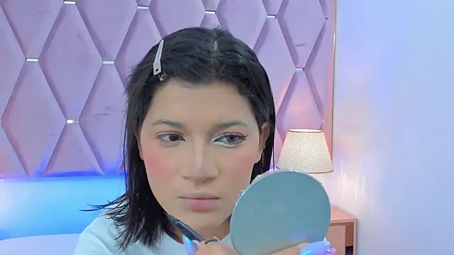 Snapshot of MaskedGirl_ chatting on November 14, 12:09 pm MaskedGirl online show from November 14, 12:09 pm