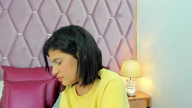 Snapshot of MaskedGirl_ chatting on November 30, 12:06 pm MaskedGirl online show from November 30, 12:06 pm