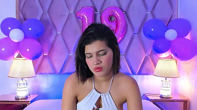 Snapshot of MaskedGirl_ chatting on September 14, 11:54 am MaskedGirl online show from September 14, 11:54 am