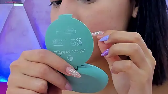 Snapshot of MaskedGirl_ chatting on November 21, 11:31 am MaskedGirl online show from November 21, 11:31 am