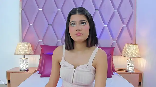 Snapshot of MaskedGirl_ chatting on November 1, 7:52 pm MaskedGirl online show from November 1, 7:52 pm