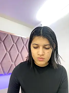 Snapshot of MaskedGirl_ chatting on September 28, 11:50 am MaskedGirl online show from September 28, 11:50 am