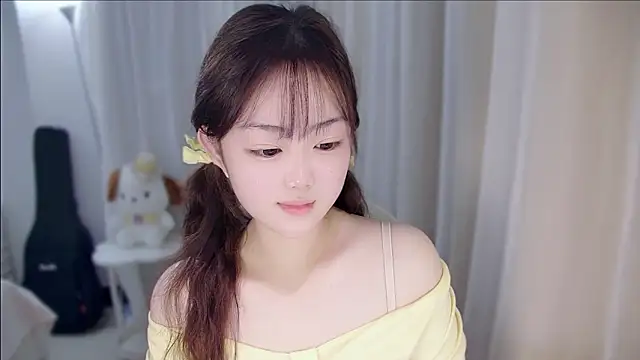 YUANYUAN-A online show from December 19, 11:45 am