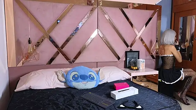 Sophia moo  online show from October 2, 5:22 am