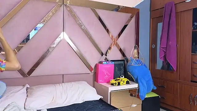 Sophia moo  online show from March 4, 3:47 am