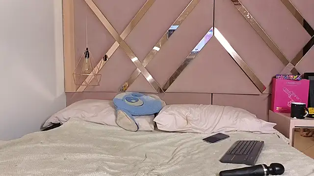 Sophia moo  online show from February 26, 3:50 am