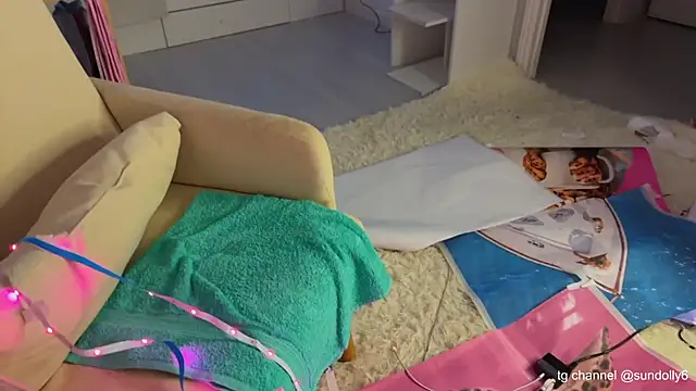 lxsundollyxl online show from December 20, 4:15 am