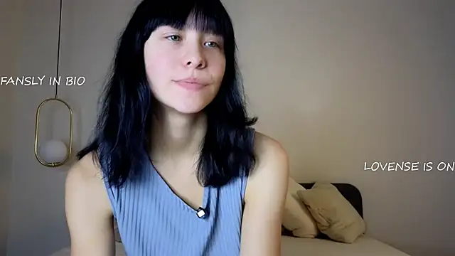 Snapshot of BritniBers chatting on November 1, 11:37 am BritniBers online show from November 1, 11:37 am