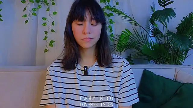 Snapshot of BritniBers chatting on November 17, 2:26 am BritniBers online show from November 17, 2:26 am