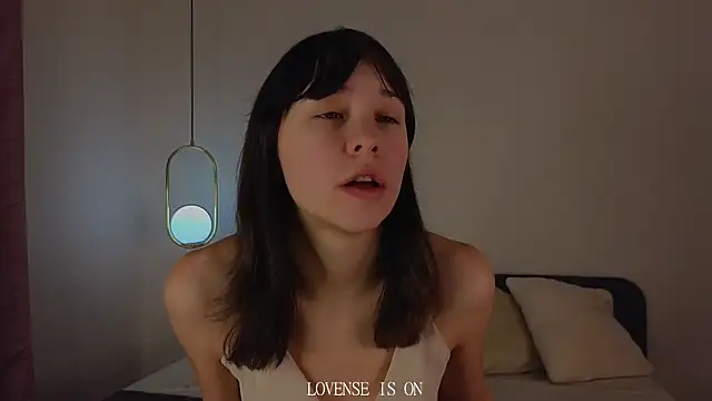 Snapshot of BritniBers chatting on November 24, 2:00 am BritniBers online show from November 24, 2:00 am