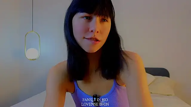 Snapshot of BritniBers chatting on November 10, 11:59 am BritniBers online show from November 10, 11:59 am