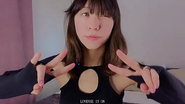 Snapshot of BritniBers chatting on December 3, 1:50 am BritniBers online show from December 3, 1:50 am