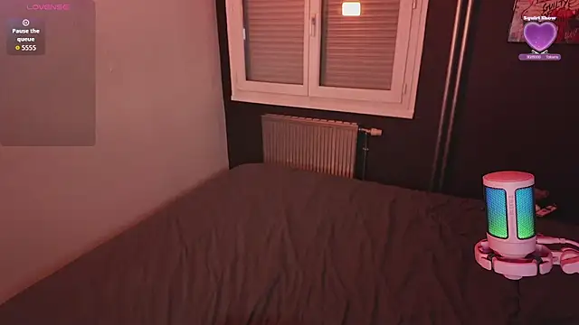 LilyWhite fr online show from March 4, 9:11 pm