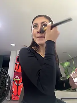 Snapshot of Isabellaa_Palacios chatting on June 16, 12:27 pm Isabellaa Palacios online show from June 16, 12:27 pm