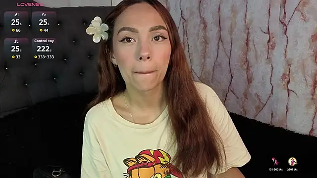 Snapshot of nikolevoshkie_ chatting on October 17, 8:32 pm nikolevoshkie online show from October 17, 8:32 pm
