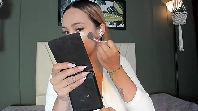 nikolevoshkie  online show from April 11, 12:20 pm