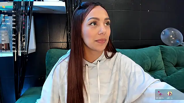 Snapshot of nikolevoshkie_ chatting on October 4, 9:38 pm nikolevoshkie online show from October 4, 9:38 pm