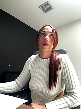 Snapshot of nikolevoshkie_ chatting on September 19, 5:28 pm nikolevoshkie online show from September 19, 5:28 pm