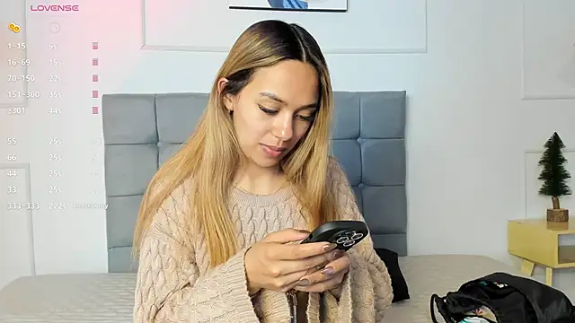 nikolevoshkie  online show from March 13, 7:30 pm