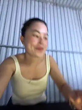 Snapshot of han-cute chatting on November 10, 12:59 am han-cute online show from November 10, 12:59 am