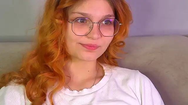 Snapshot of BellaMarebelle chatting on September 27, 4:18 am BellaMarebelle online show from September 27, 4:18 am