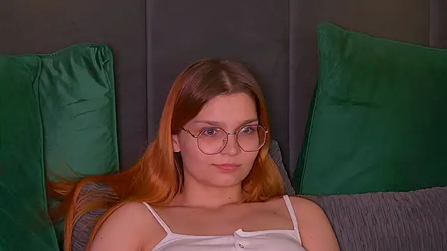 Snapshot of BellaMarebelle chatting on October 24, 4:39 pm BellaMarebelle online show from October 24, 4:39 pm