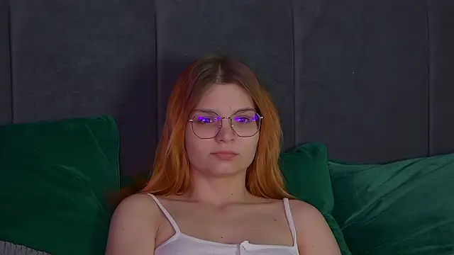 Snapshot of BellaMarebelle chatting on October 26, 4:24 am BellaMarebelle online show from October 26, 4:24 am