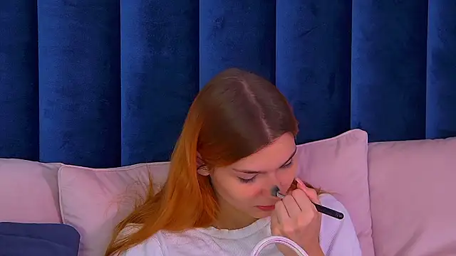 Snapshot of BellaMarebelle chatting on October 17, 4:27 am BellaMarebelle online show from October 17, 4:27 am