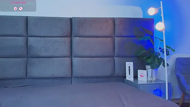 Slenna Moon online show from April 18, 11:16 pm