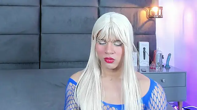 Slenna Moon online show from November 17, 4:16 am