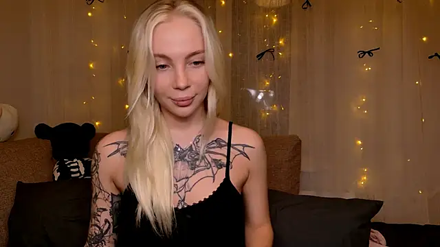 Snapshot of heymilk chatting on December 19, 6:43 pm heymilk online show from December 19, 6:43 pm