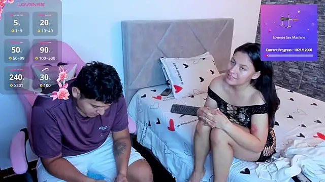 Sexxyy Couple  online show from July 15, 7:04 am
