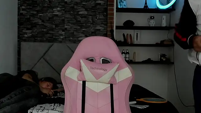 Sexxyy Couple  online show from March 1, 5:07 am