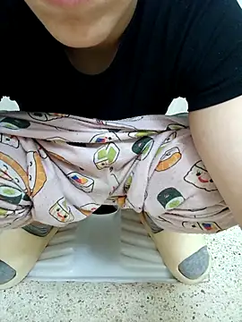 Snapshot of Ahalm chatting on October 10, 11:11 am Ahalm online show from October 10, 11:11 am