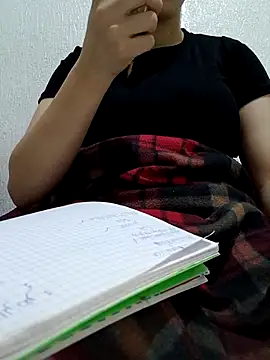 Snapshot of Ahalm chatting on October 6, 8:09 pm Ahalm online show from October 6, 8:09 pm