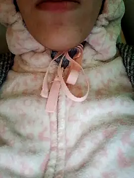 Snapshot of Ahalm chatting on December 17, 1:27 pm Ahalm online show from December 17, 1:27 pm