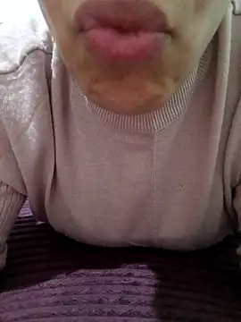 Snapshot of Ahalm chatting on November 9, 3:38 pm Ahalm online show from November 9, 3:38 pm